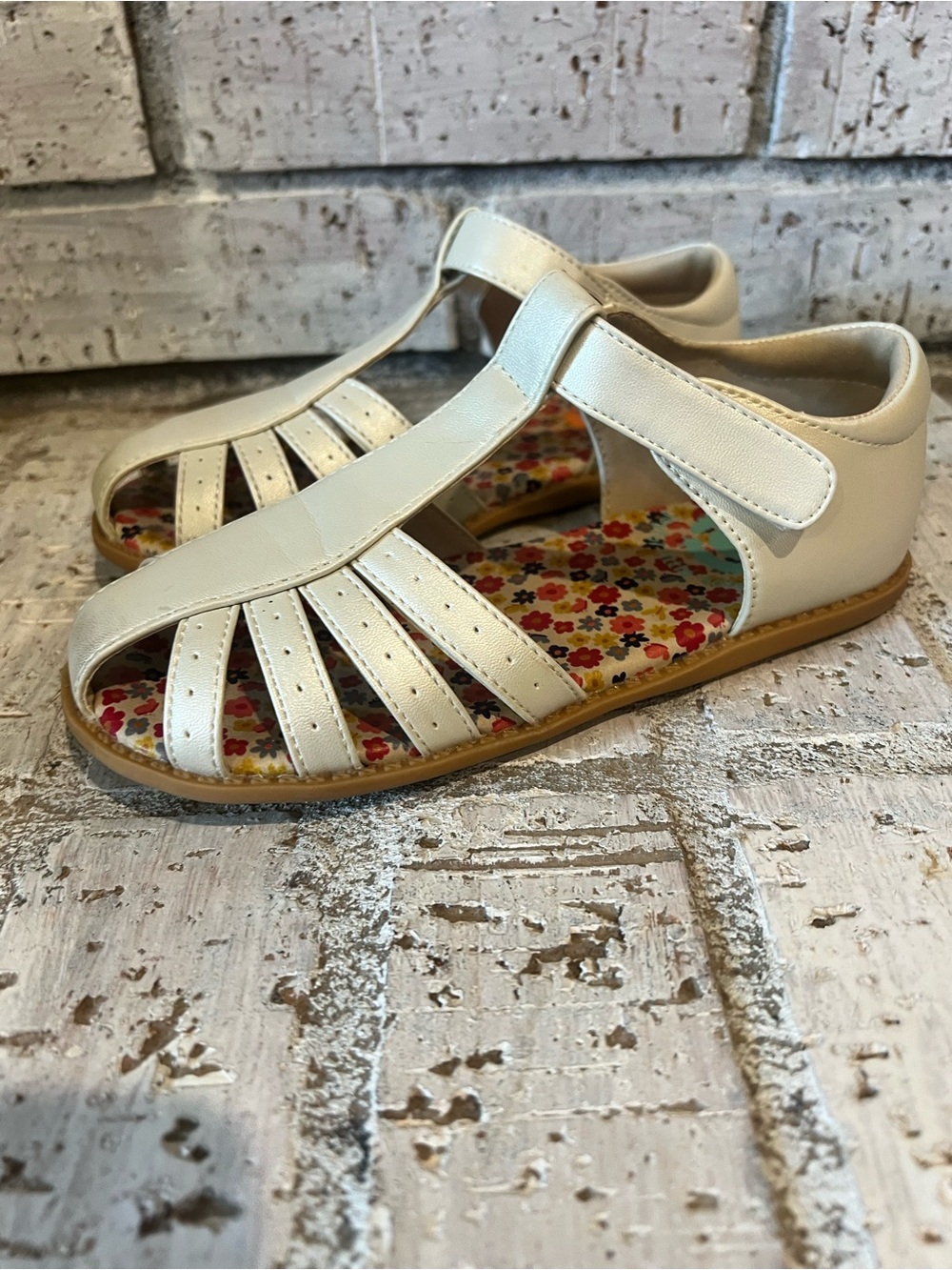 Livie & Luca Paz Classic Sandal White  T-Strap Sandals w/Floral Insole Size 12